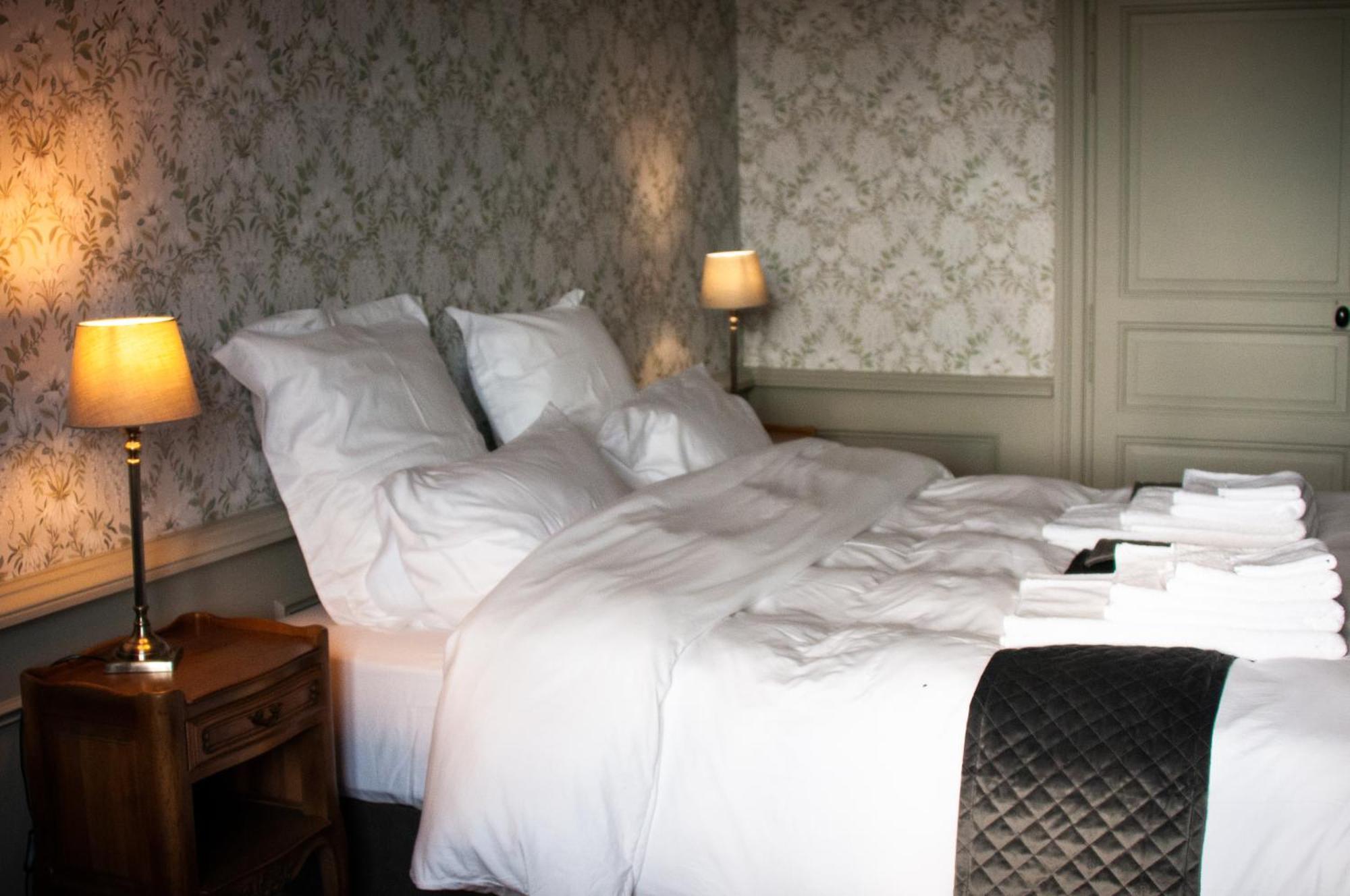 Bed and Breakfast Domaine De La Briouse Sanxay Экстерьер фото